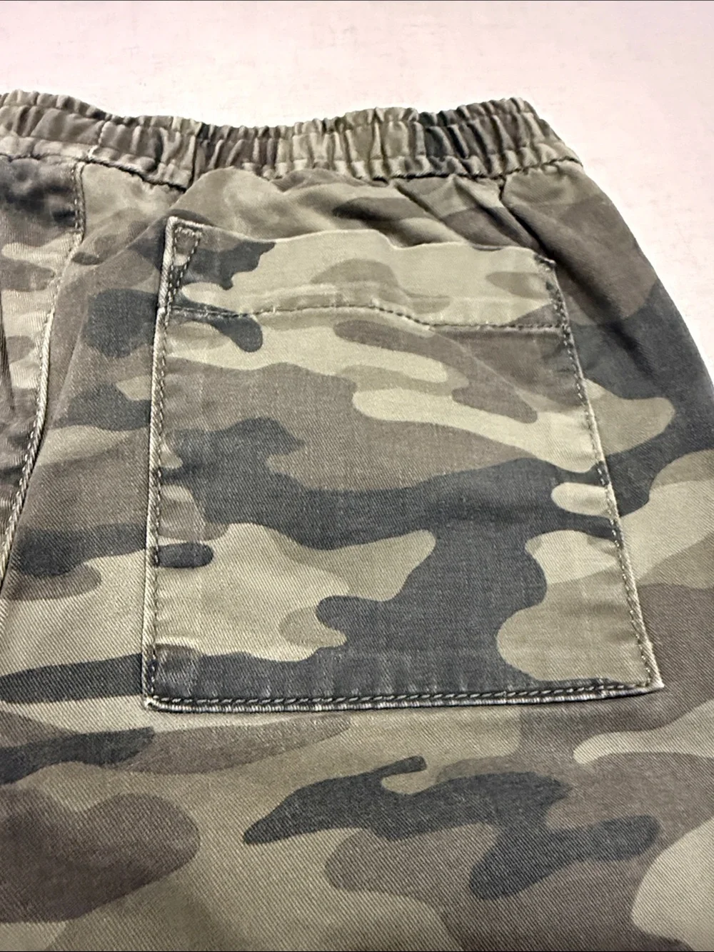 GAP Camo Pull-On Shorts in Olive Green